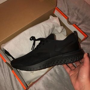 BRAND NEW, NEVER WORN Nike Odyssey React Flyknit 2